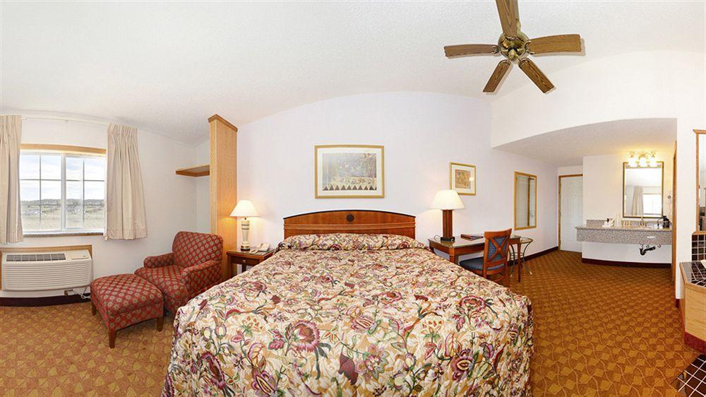 Econo Lodge Inn & Suites Мадрас Экстерьер фото