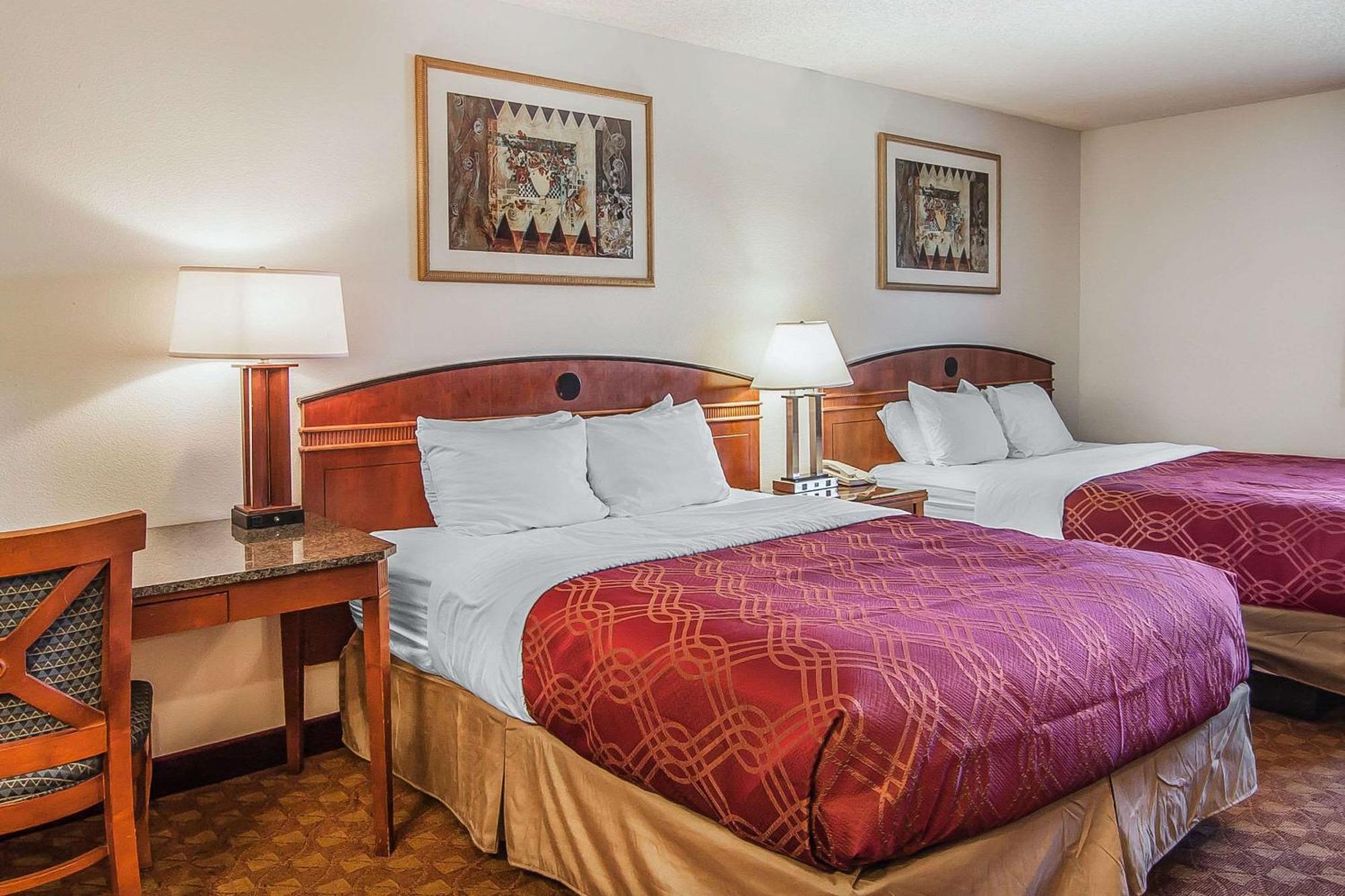 Econo Lodge Inn & Suites Мадрас Экстерьер фото